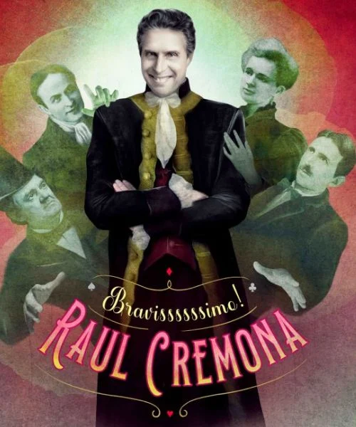 raul cremora circondato da personaggi storici